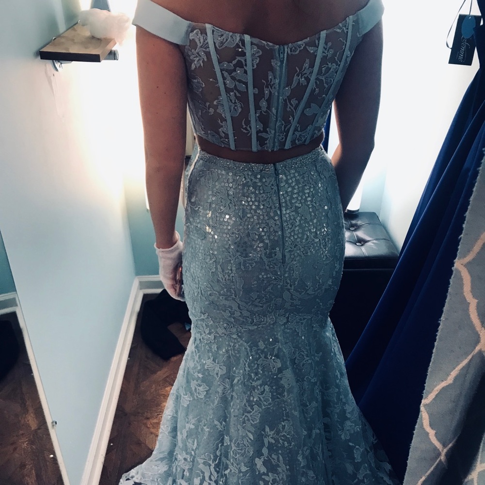 Prom Dress! - Picture 3 of 8